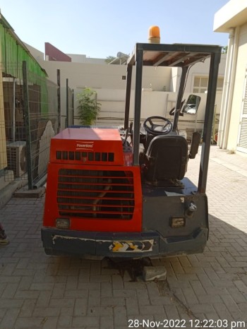 Powerboss 9xr Sweeper machine for Sale