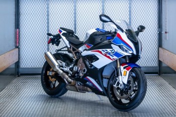 2020 BMW S1000R       whatsaspp +971523871874