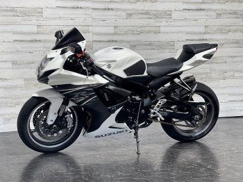 2011 Suzuki gsx r600cc available 