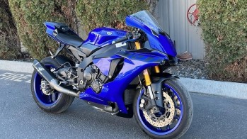 2018 Yamaha YZF-R1 WhatsApp +13236413248