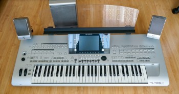 Yamaha Tyros 5 76 keys Keyboard synthesizer