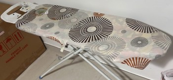 Ironing table