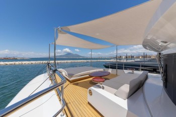 Set Sail in Luxury: Buy Luxury Yachts in Dubai