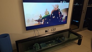 TV LG OLED, 65 inches WITH GLASS ENTERTAINMENT CENTRE