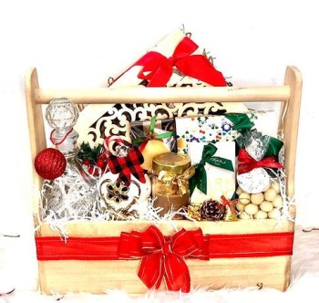 Bateel Wooden Gift Hamper