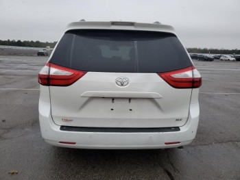 2019 TOYOTA SIENNA XLE 4