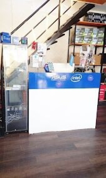 Computer showroom decor for sale