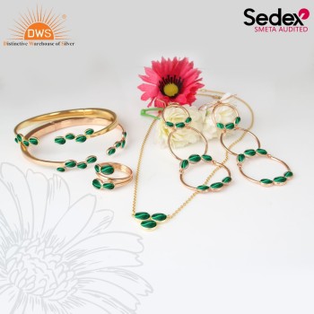 Exquisite Malachite Jewellery Set - Perfect for a Stylish Statement