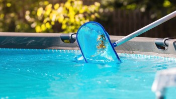 pool-cleaning-tools