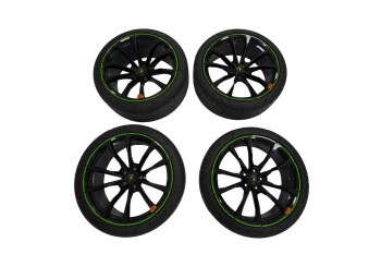 Lamborghini Urus Pirelli Tyres 23 Inch Wheels (Green Stripes) OEM 4ML601025-BA-AS 4ML601025-BB-AT