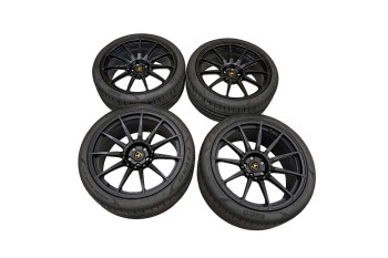 Lamborghini Urus Pirelli Tyres 23 Inch Wheels Black OEM 4ML601025DC – 4ML601025DD