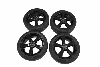 Land Rover Defender 22 inch Wheel Rims with Continental Tyres Black OEM L8BM-1007-CA