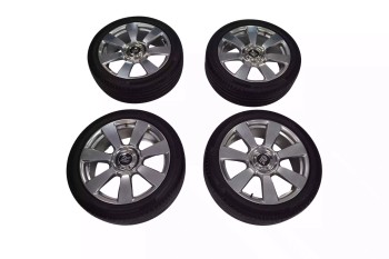 ROLLS ROYCE CULLINAN 22″ Wheels with Tyres Set Silver OEM 6882835 6882836