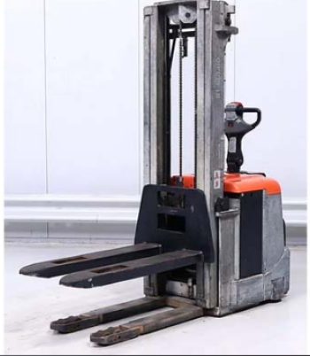 Electric Stacker Supplier in UAE