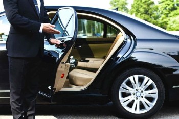 Luxury Limousine Services in Dubai | Wheels Of Avalon