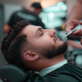 beard-making-mantis-gents-salon