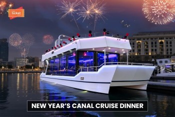 new-year-canal-cruise-dinner