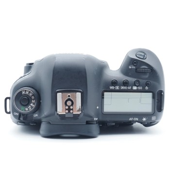 Canon EOS 5D Mark IV Full Frame Digital SLR Camera2