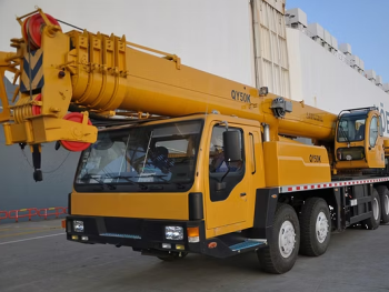 25 Ton Crane Rental in Abu Dhabi for Construction