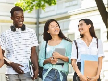 Study Abroad Consultants in UAE | Elite Ivy